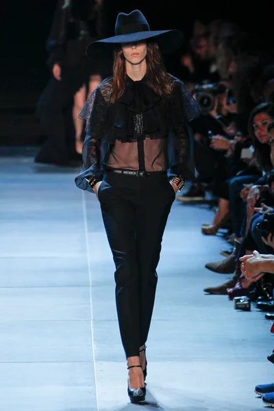 Look 14